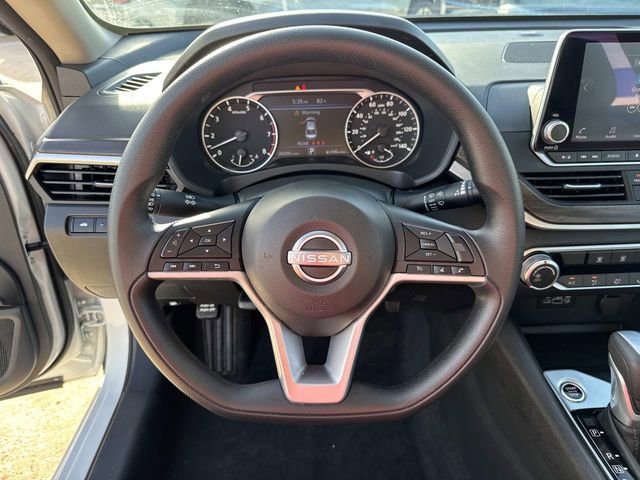 Used 2025 Nissan Altima 2.5 SV FWD image 42