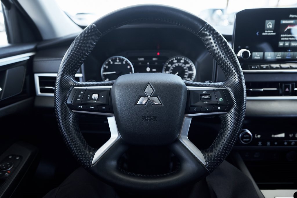 Used 2024 Mitsubishi Outlander SE image 31