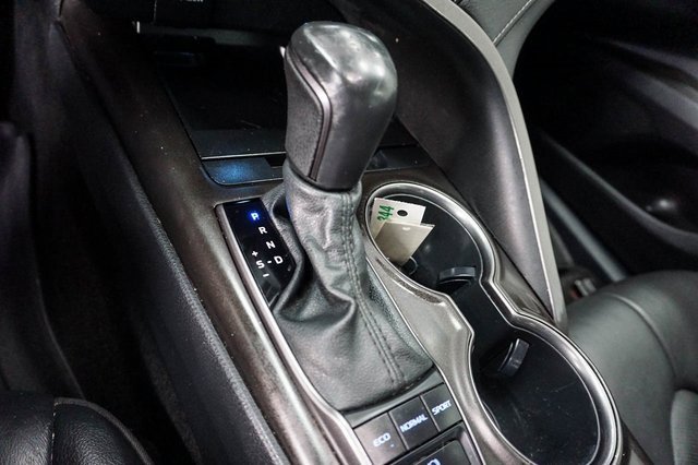 Used 2022 Toyota Camry XSE image 15