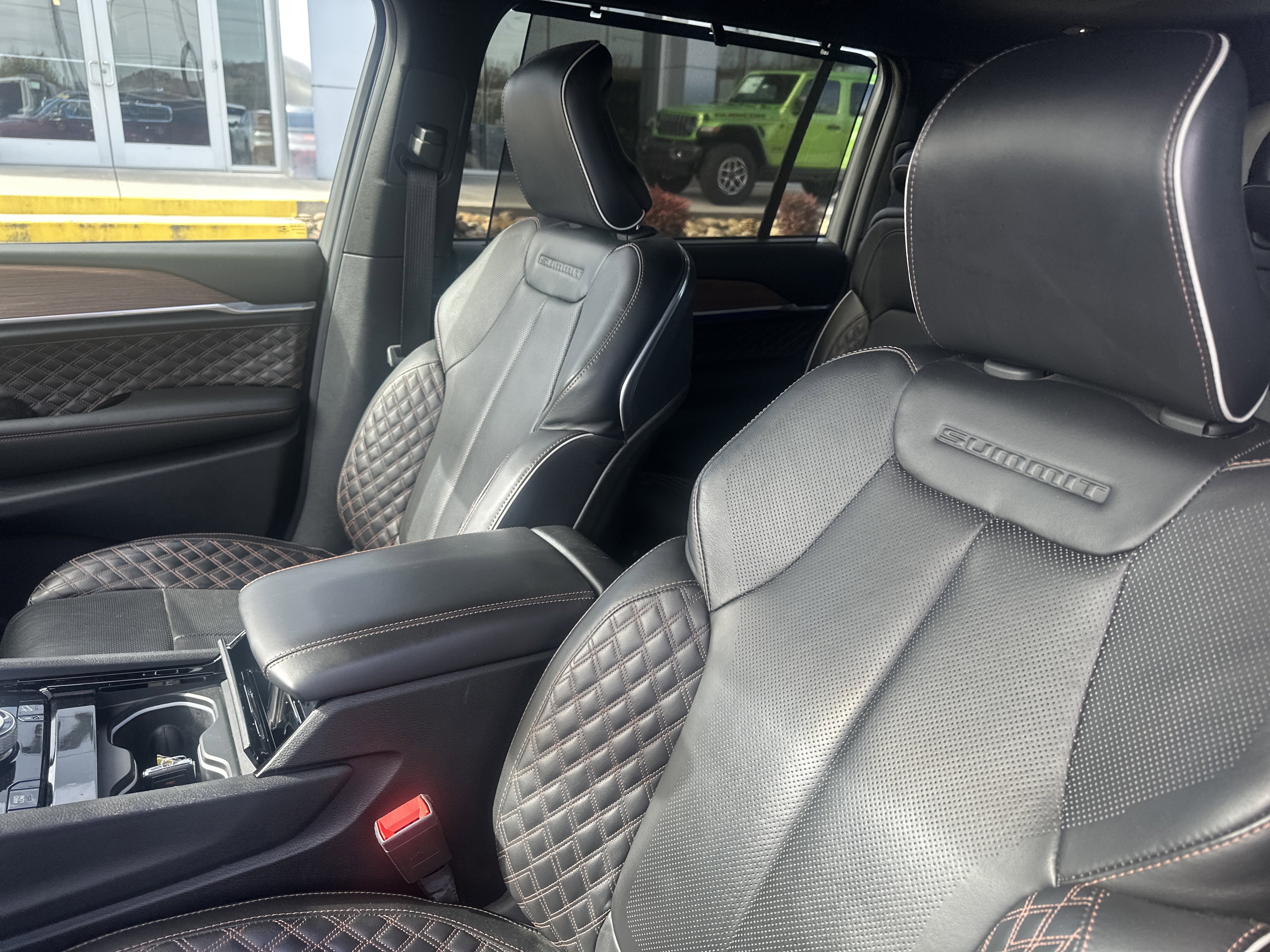 Used 2021 Jeep Grand Cherokee L Summit w/ Luxury Tech Group V image 16