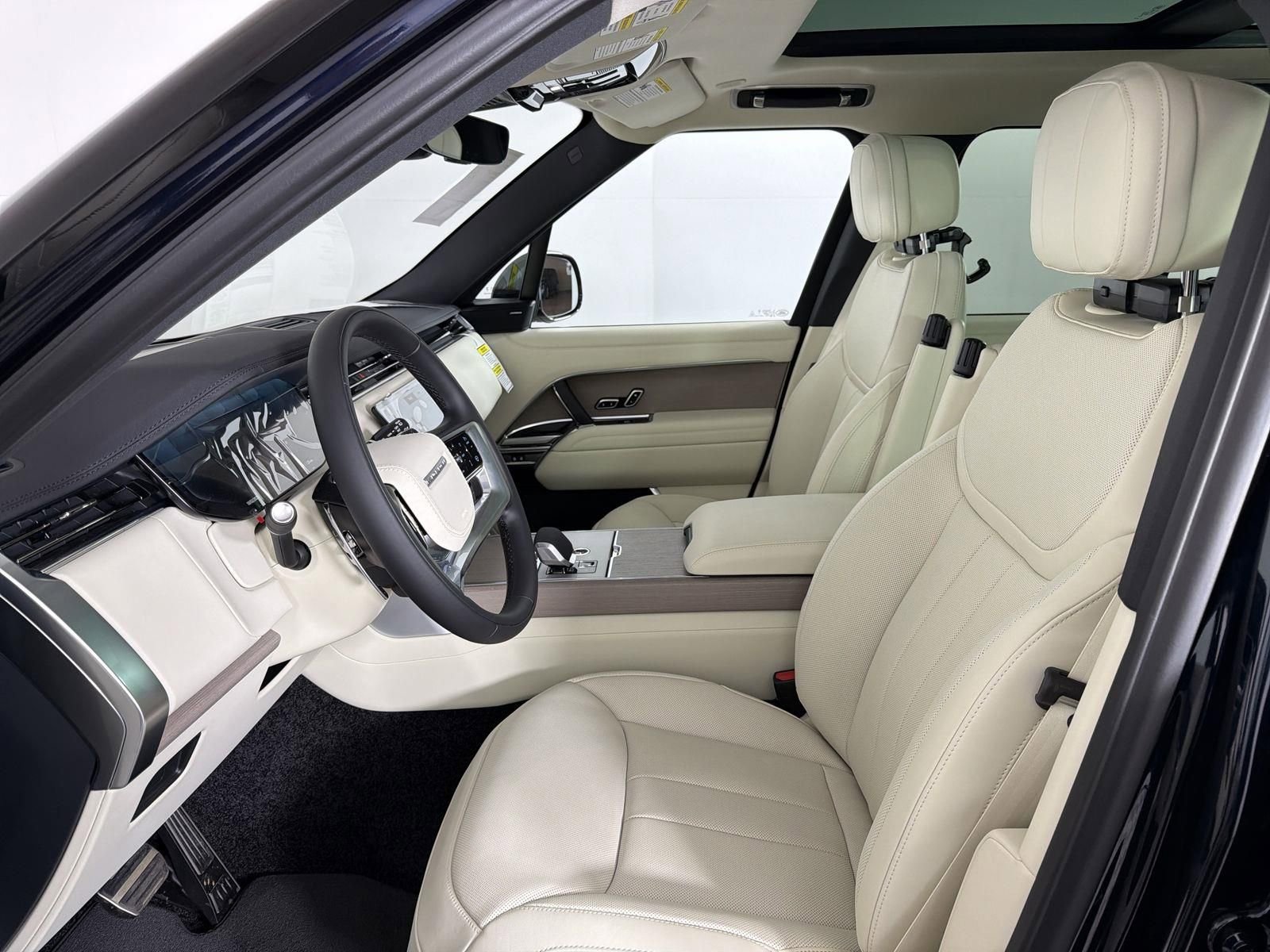 New 2026 Land Rover Range Rover SE image 23