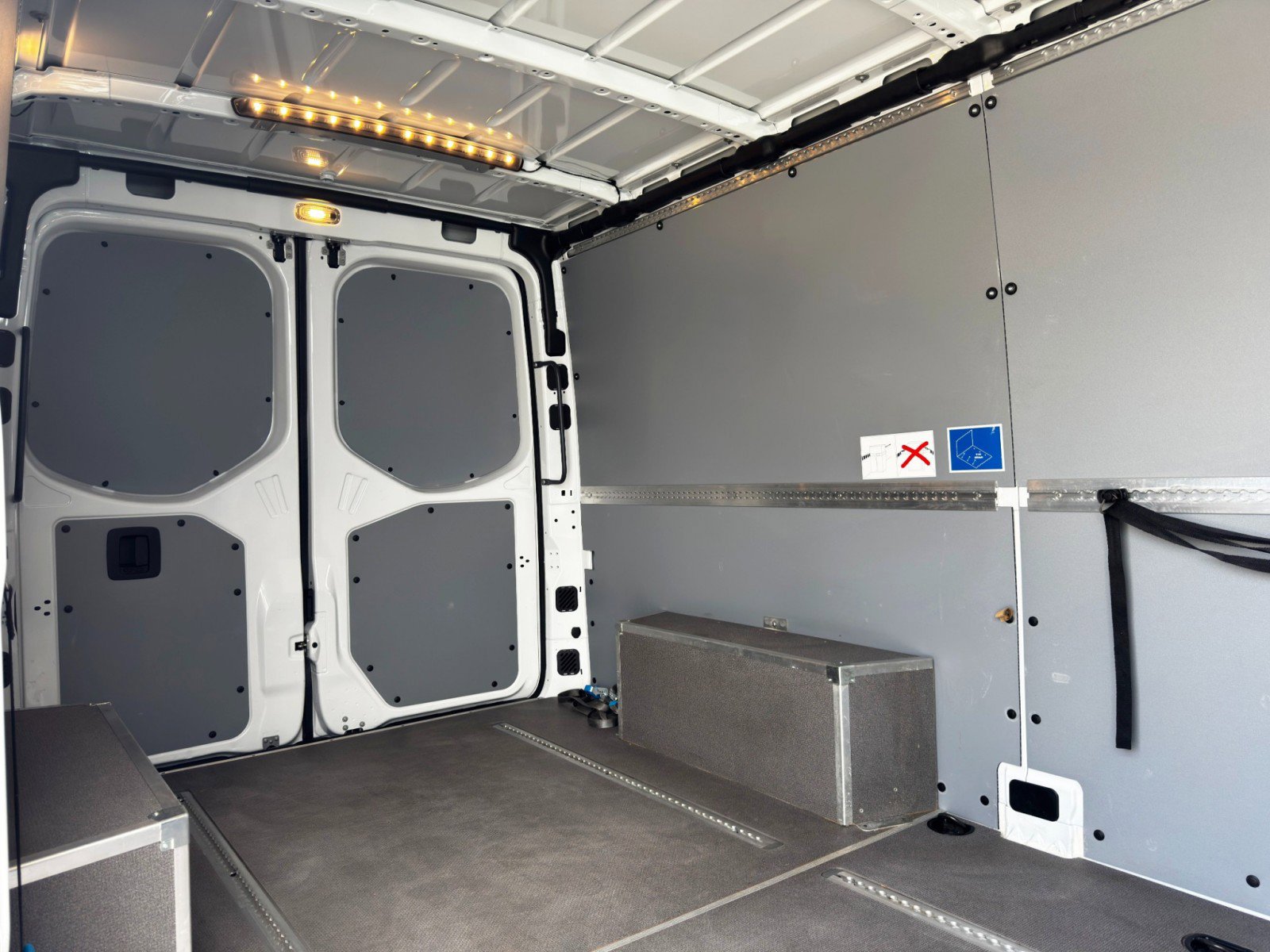 Used 2023 Mercedes-Benz Sprinter 1500 image 33