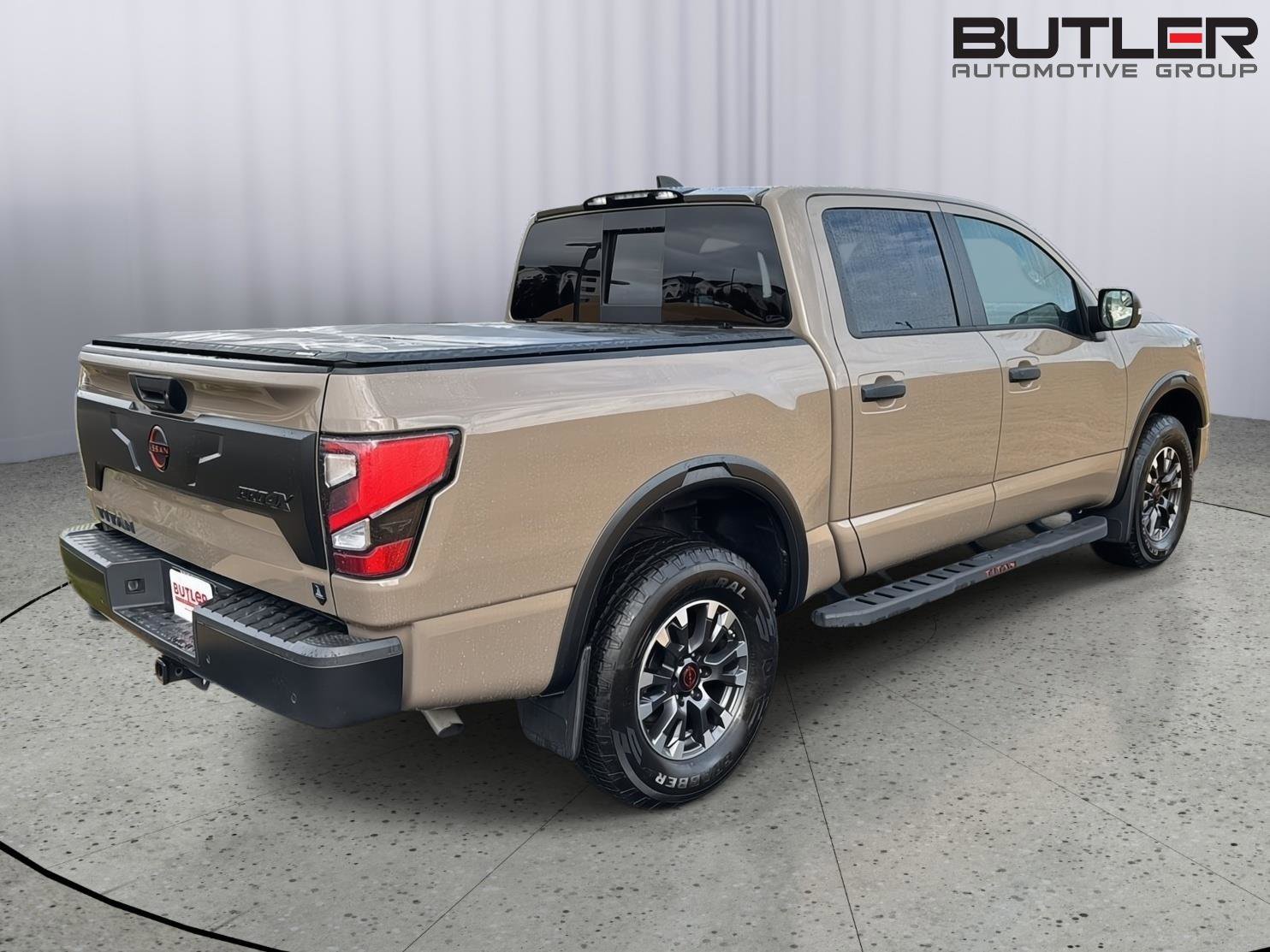 Used 2023 Nissan Titan PRO-4X w/ Pro-4x Convenience Package image 5