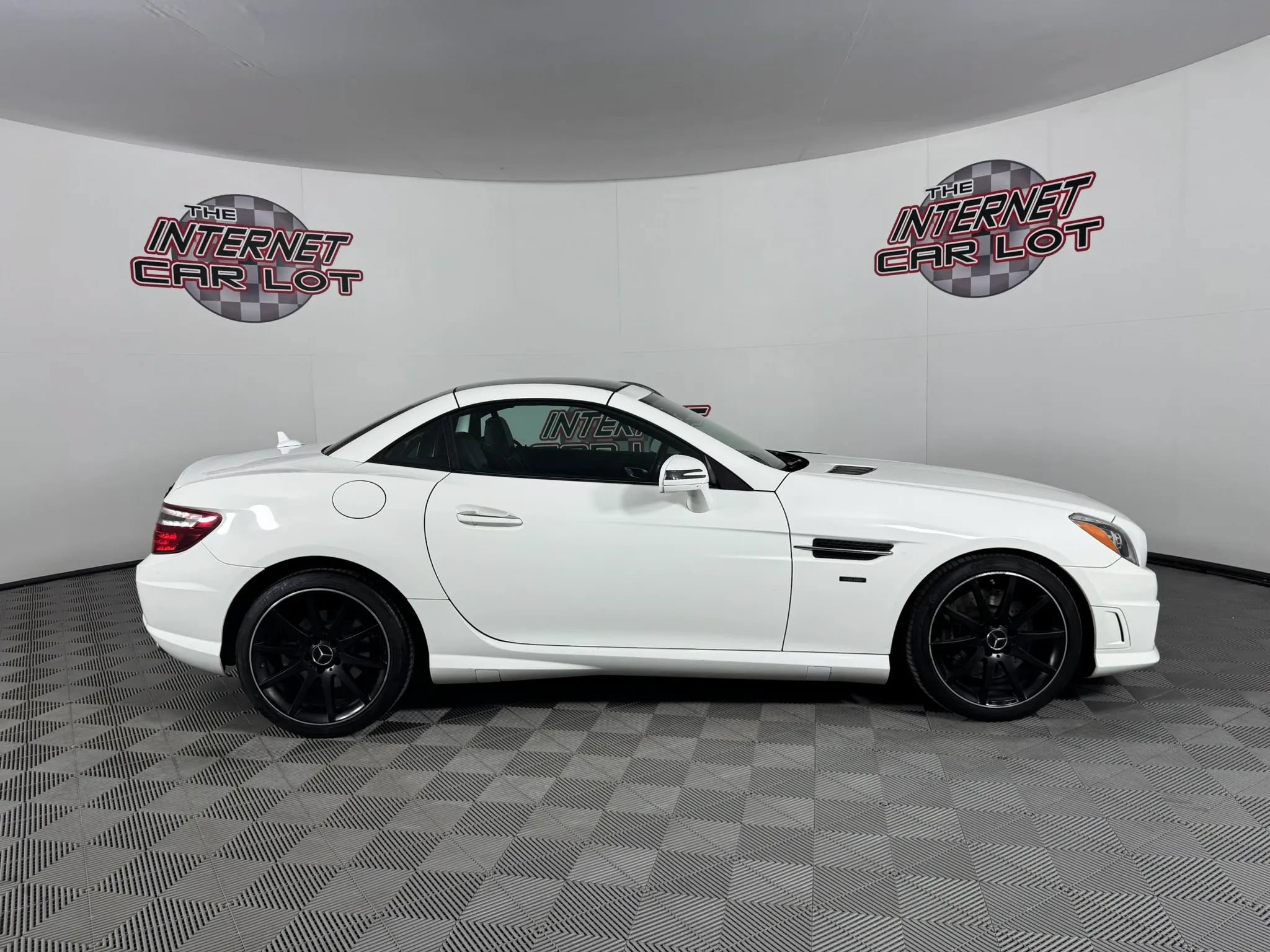 Used 2015 Mercedes-Benz SLK 250 image 15