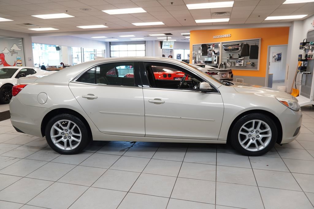 Used 2015 Chevrolet Malibu LT w/ Power Convenience Package FWD image 11