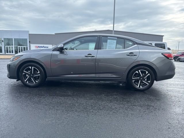 Used 2025 Nissan Sentra SV image 4