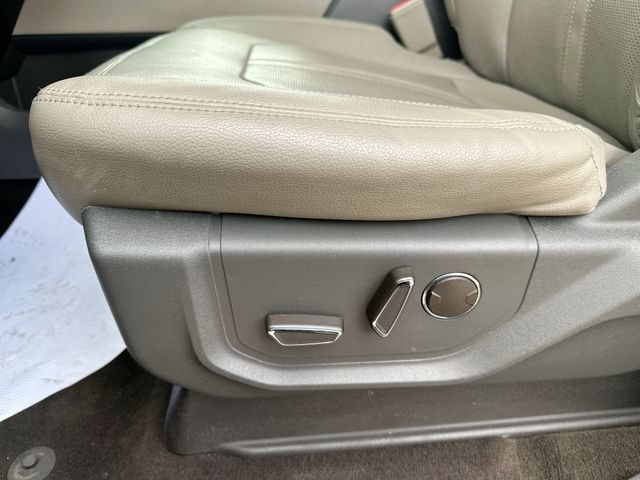 Used 2019 Ford Expedition Limited w/ Equipment Group 301A AWD/4WD image 38