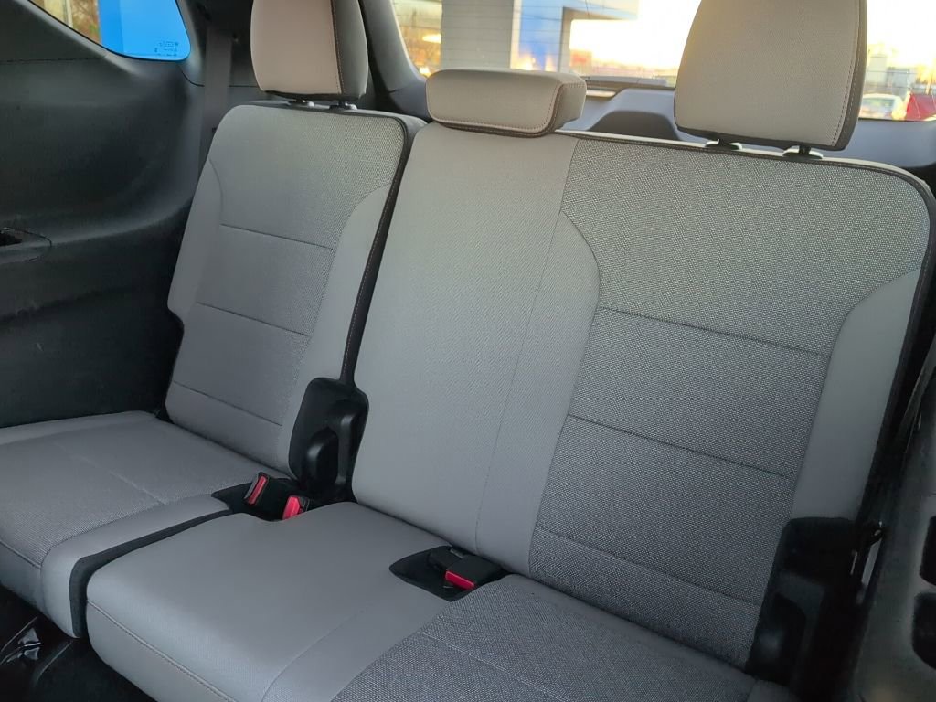 Used 2026 Chevrolet Traverse LT image 24