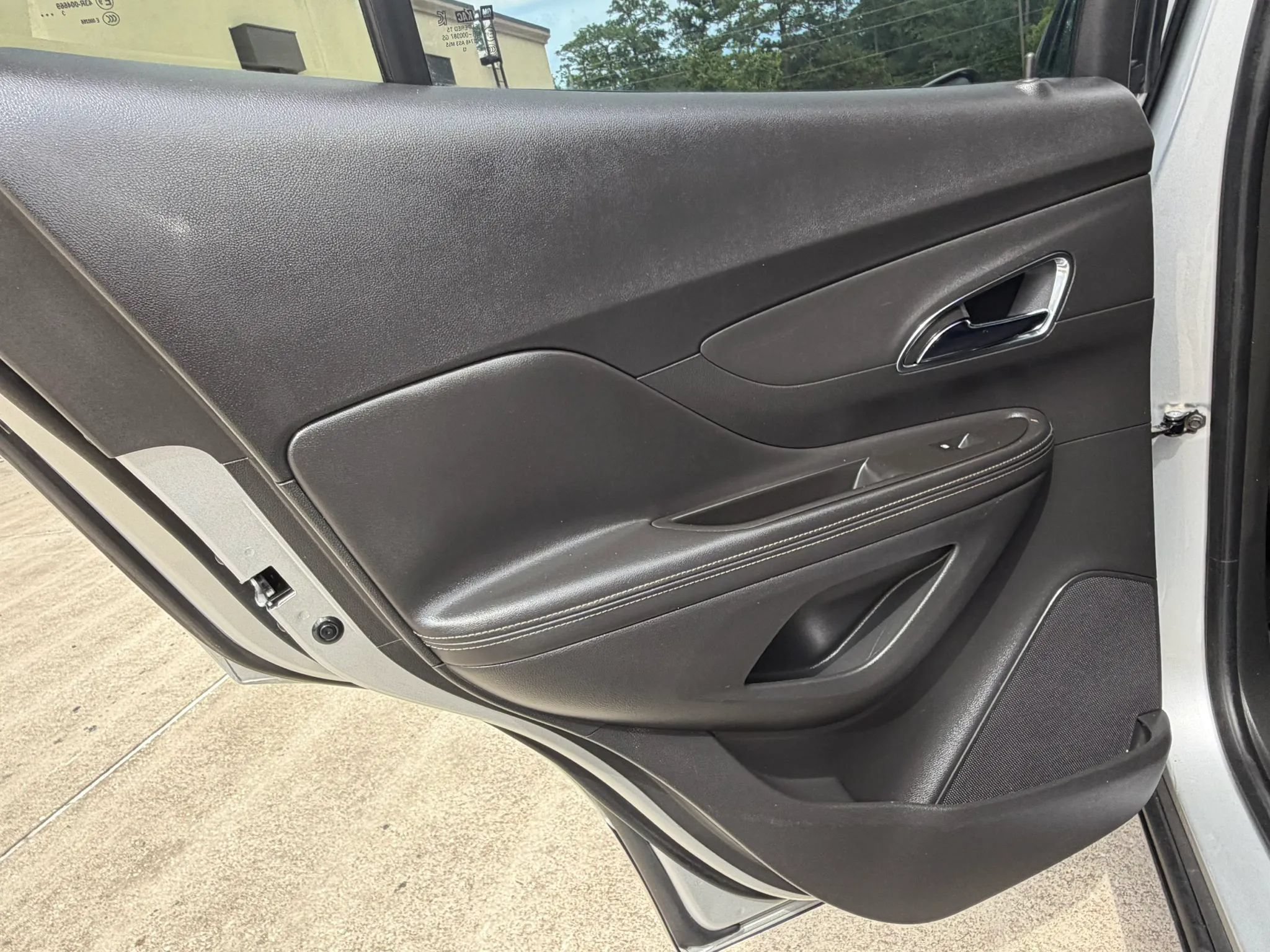 Used 2014 Buick Encore FWD image 24