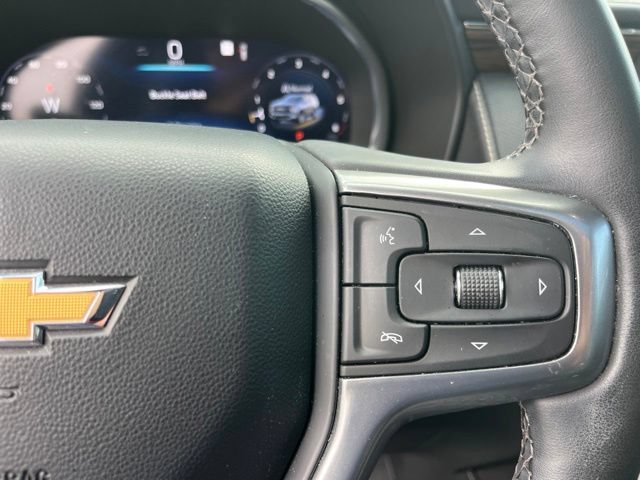 Used 2023 Chevrolet Suburban Premier w/ Premium Package 2 RWD image 18
