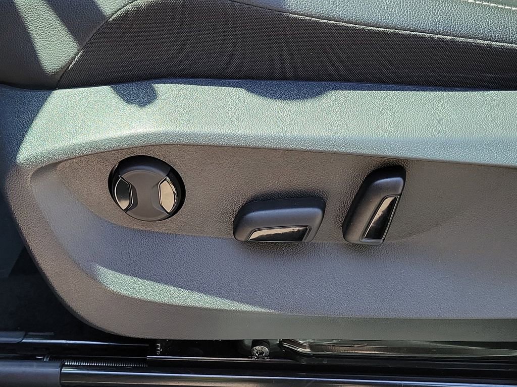 Used 2023 Volkswagen Tiguan SE R-Line image 19