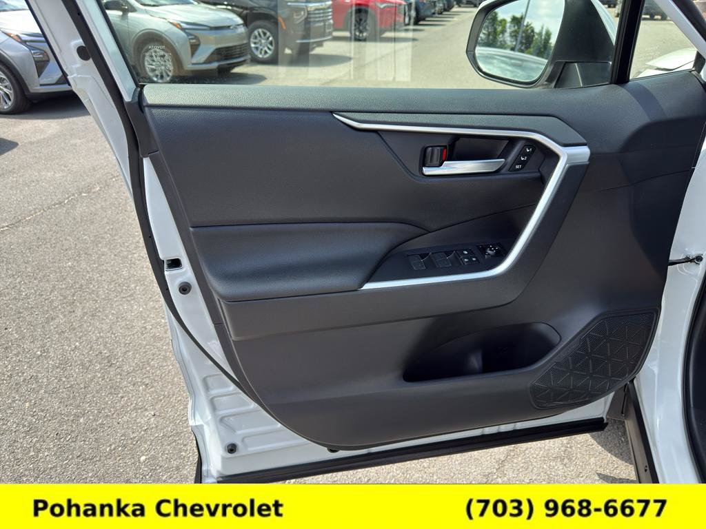 Used 2023 Toyota RAV4 XLE Premium AWD/4WD image 21