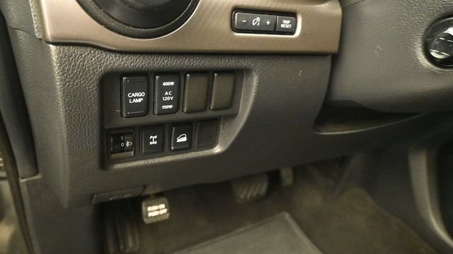 Used 2021 Nissan Titan PRO-4X w/ Pro-4x Convenience Package AWD/4WD image 16