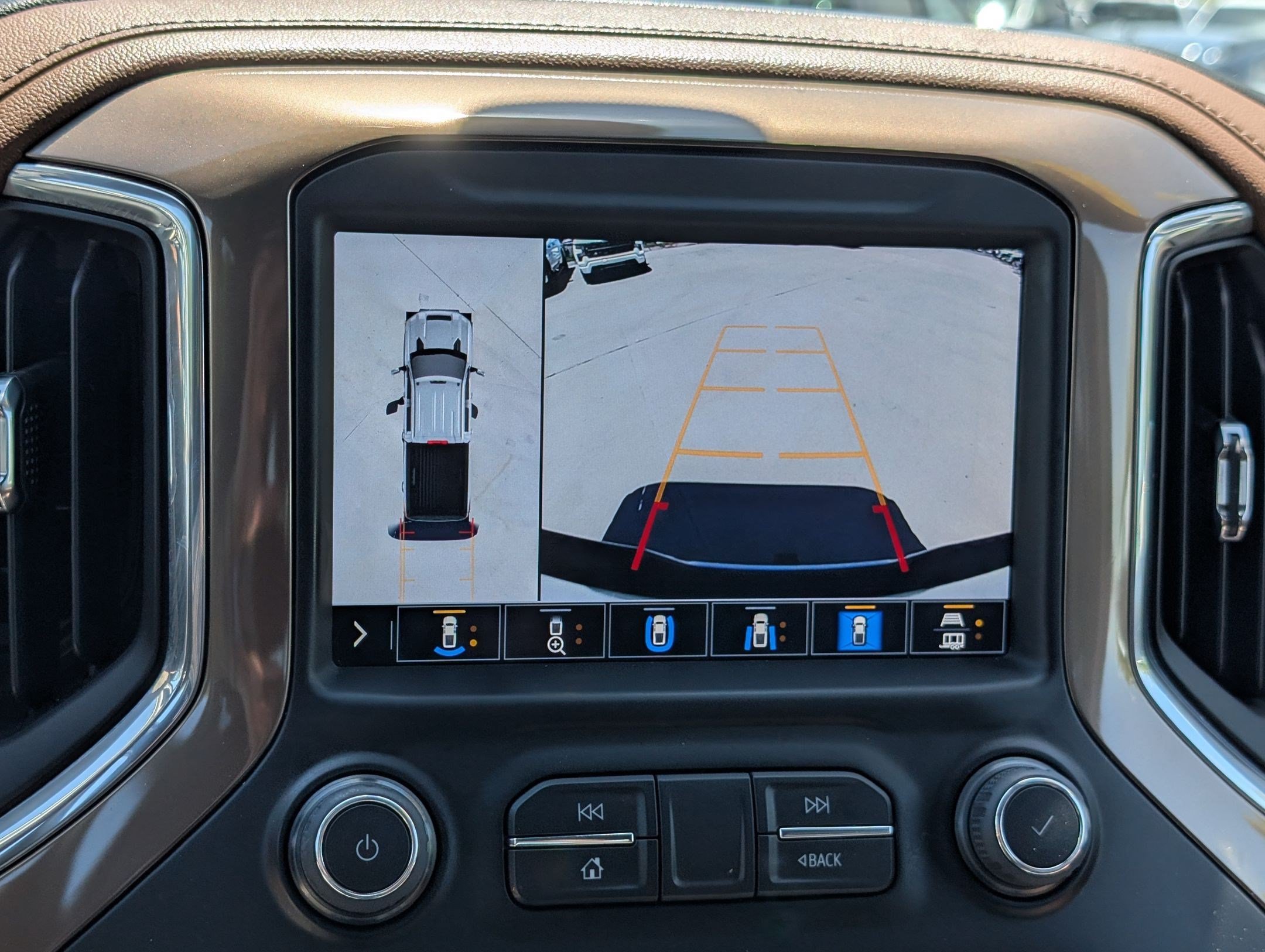 Certified 2022 Chevrolet Silverado 2500 High Country w/ Z71 Off-Road Package AWD/4WD image 21