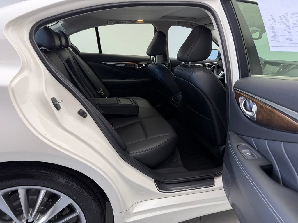 Used 2019 INFINITI Q50 Luxe w/ Essential Package (3.0T Luxe) AWD/4WD image 8