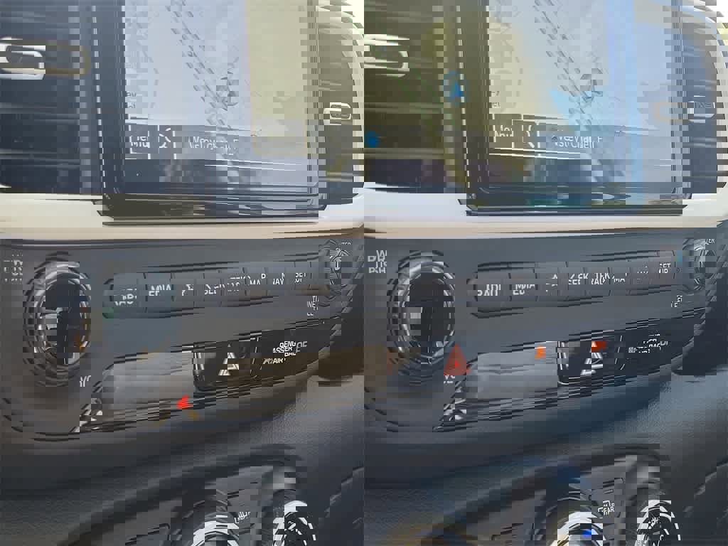 New 2025 Hyundai Venue Limited image 22