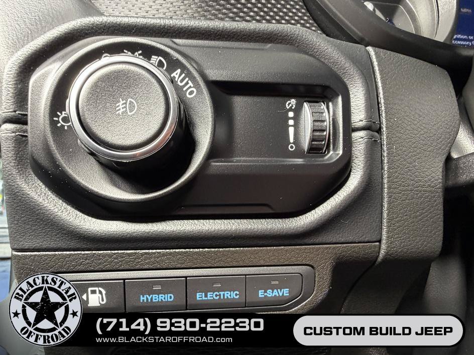 Used 2025 Jeep Wrangler Unlimited Rubicon 4xe w/ Convenience Group AWD/4WD image 22