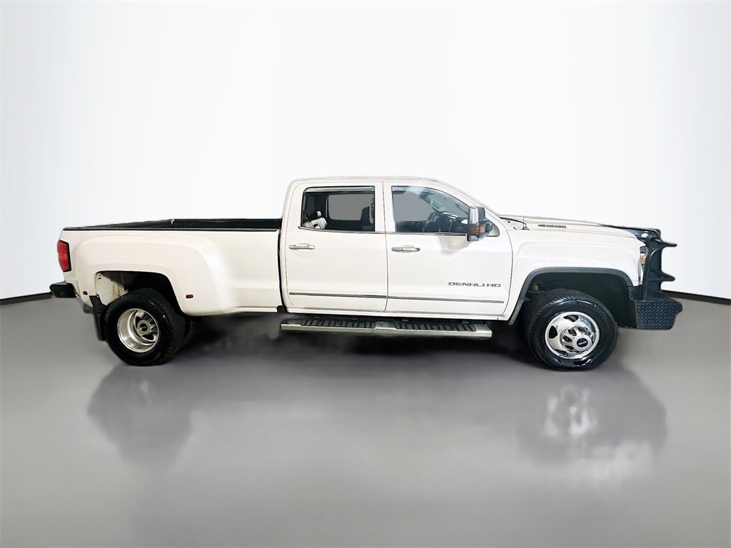 Used 2019 GMC Sierra 3500 Denali w/ Duramax Plus Package image 8