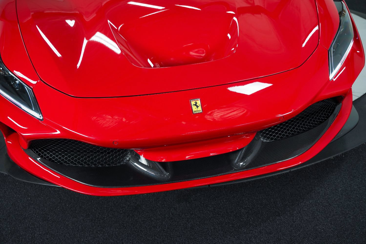 Used 2021 Ferrari F8 Tributo RWD image 16