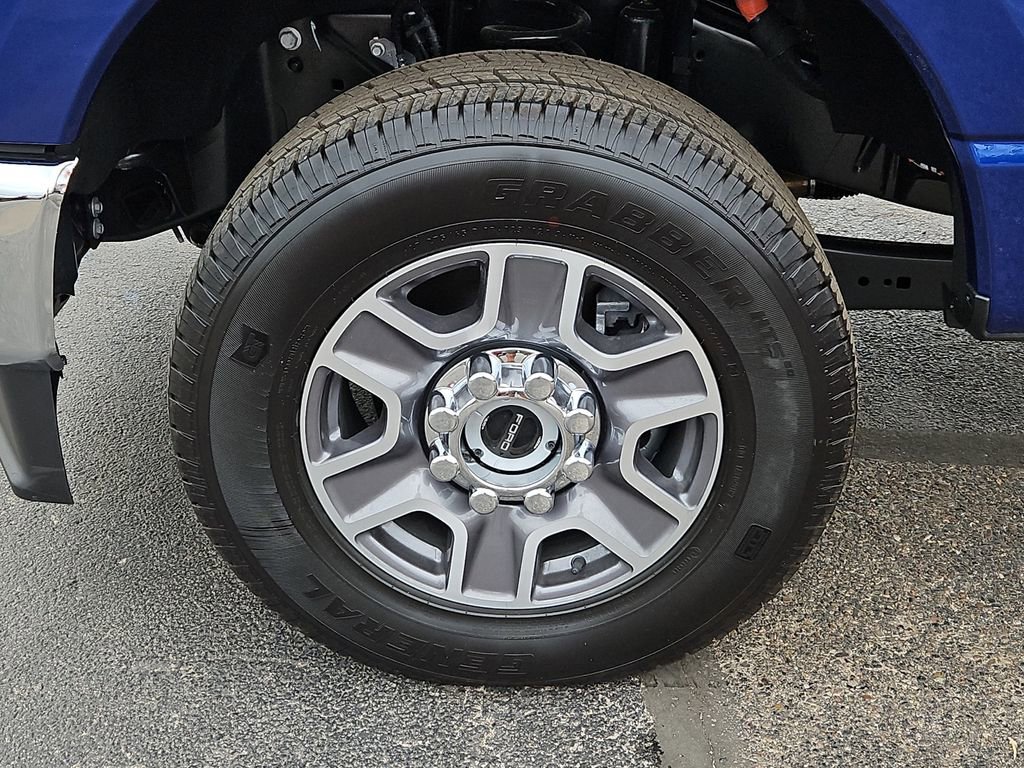 New 2026 Ford F250 Lariat image 17