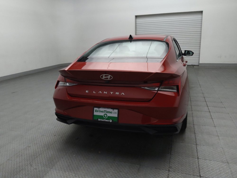 Used 2025 Hyundai Elantra Limited FWD image 7