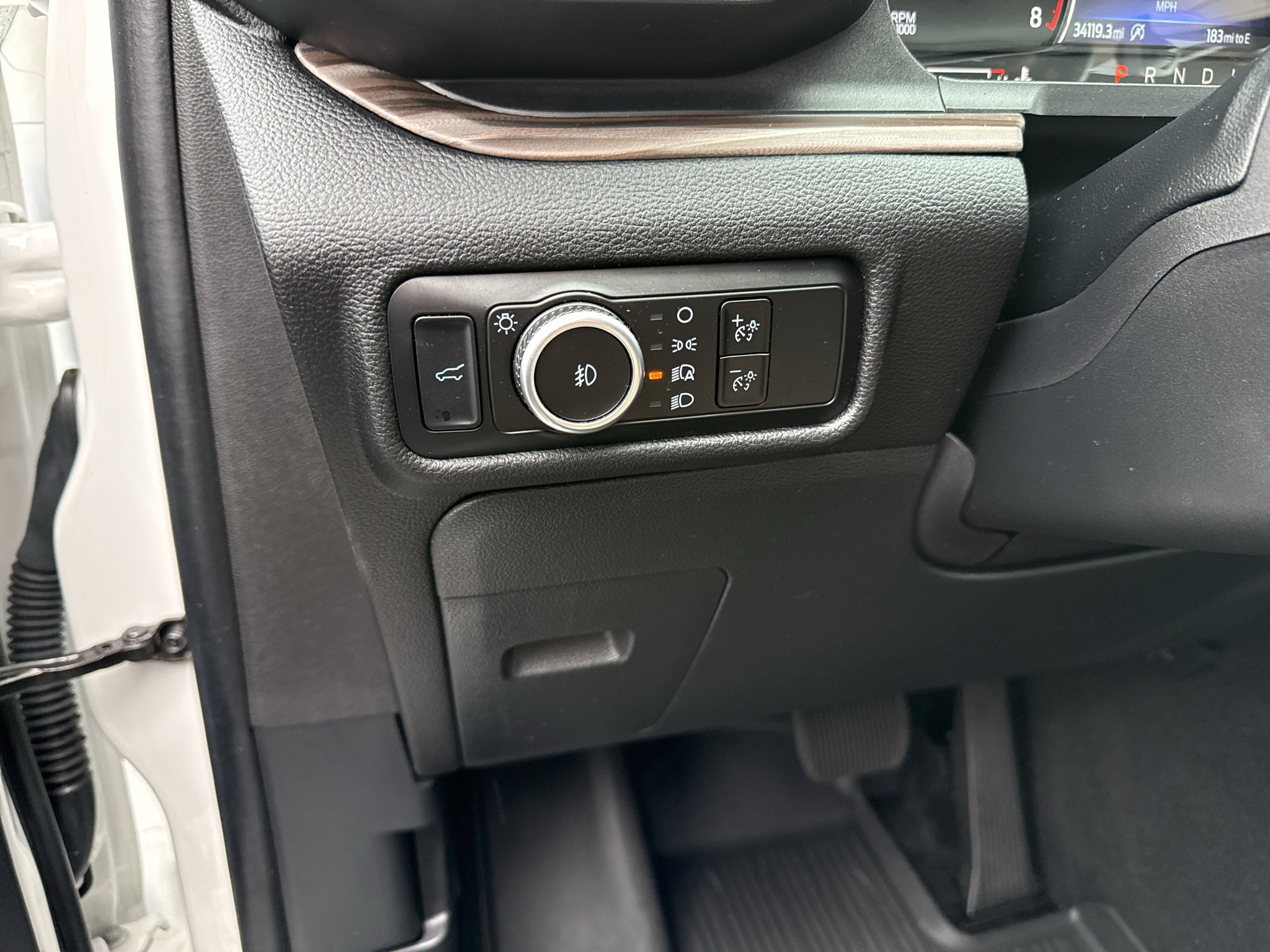 Used 2023 Ford Explorer Limited w/ Limited Technology Package AWD/4WD image 12