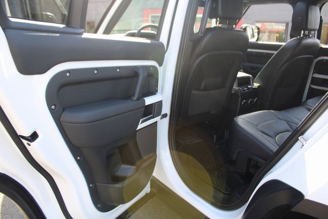 Used 2024 Land Rover Defender 110 S image 19