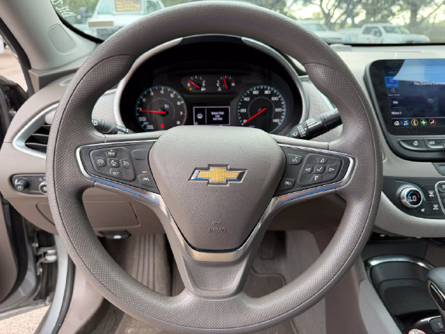Used 2025 Chevrolet Malibu LT FWD image 9