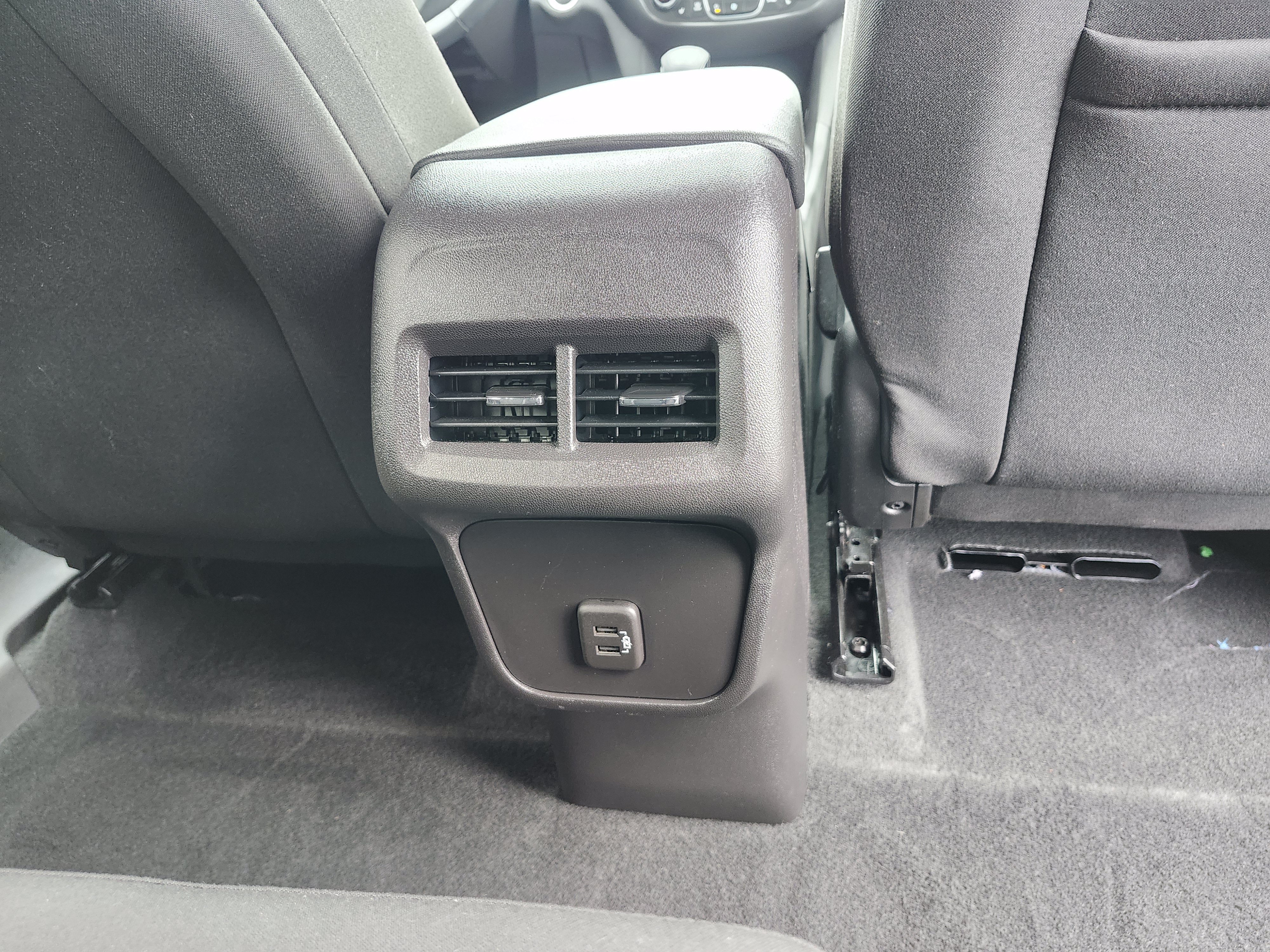 Used 2024 Chevrolet Equinox LT FWD image 22