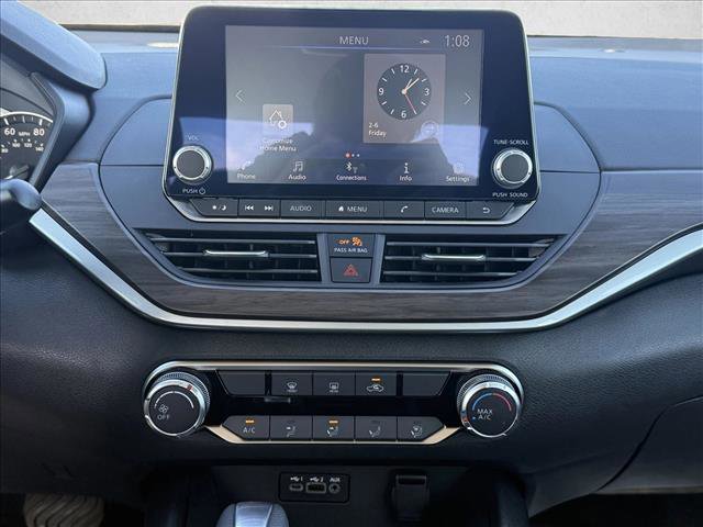 Used 2025 Nissan Altima 2.5 SV image 17