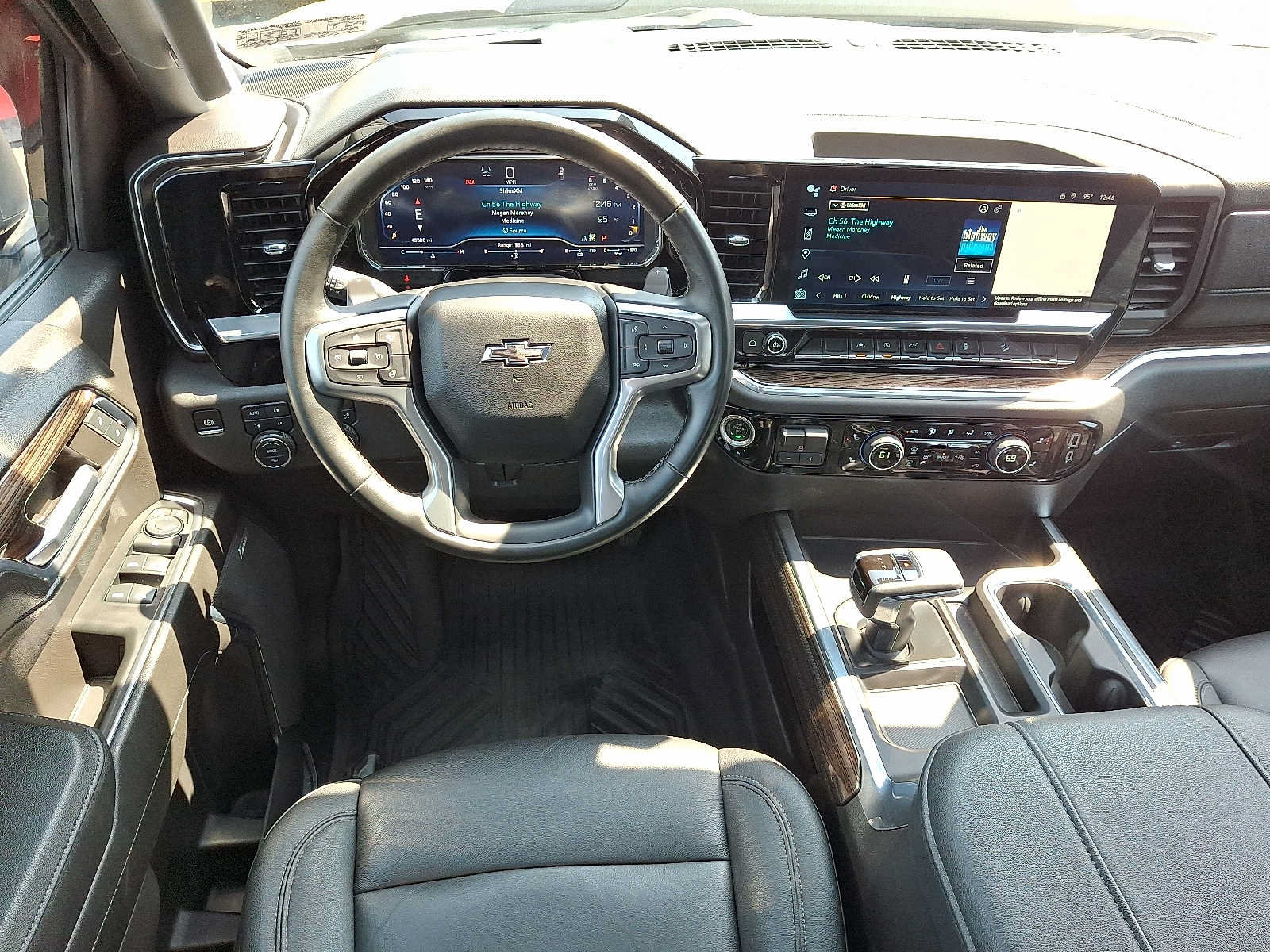 Used 2024 Chevrolet Silverado 1500 LT Trail Boss w/ Convenience Package II AWD/4WD image 11