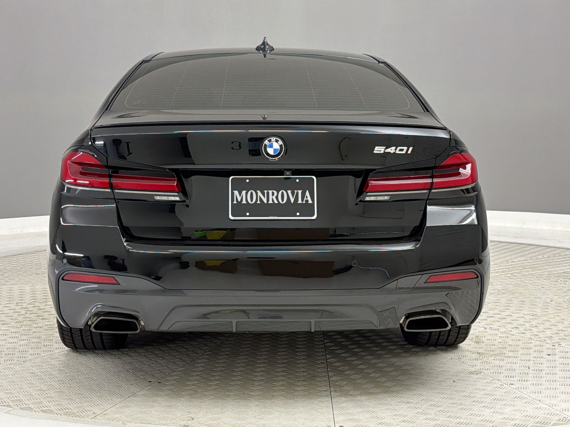 Used 2023 BMW 540i w/ M Sport Package RWD image 10