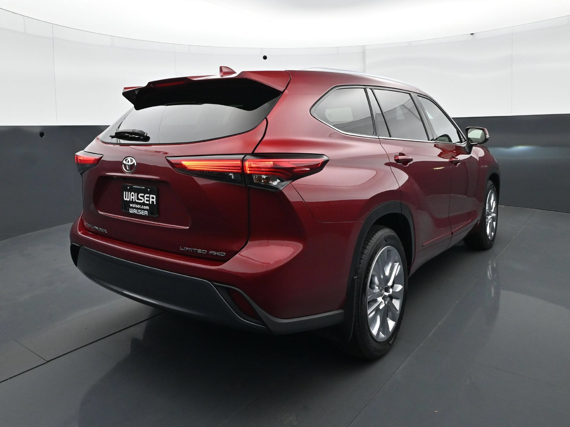 Used 2021 Toyota Highlander Limited AWD/4WD image 6