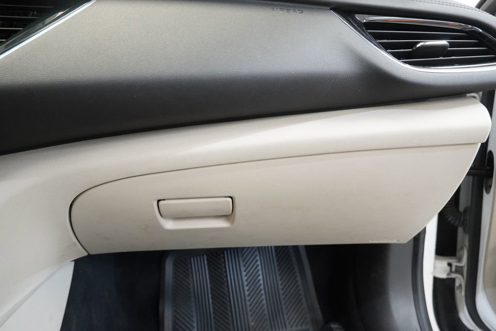 Used 2018 Buick Regal Essence w/ Driver Confidence Package #1 image 34