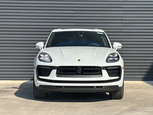 Certified 2026 Porsche Macan AWD/4WD image 10