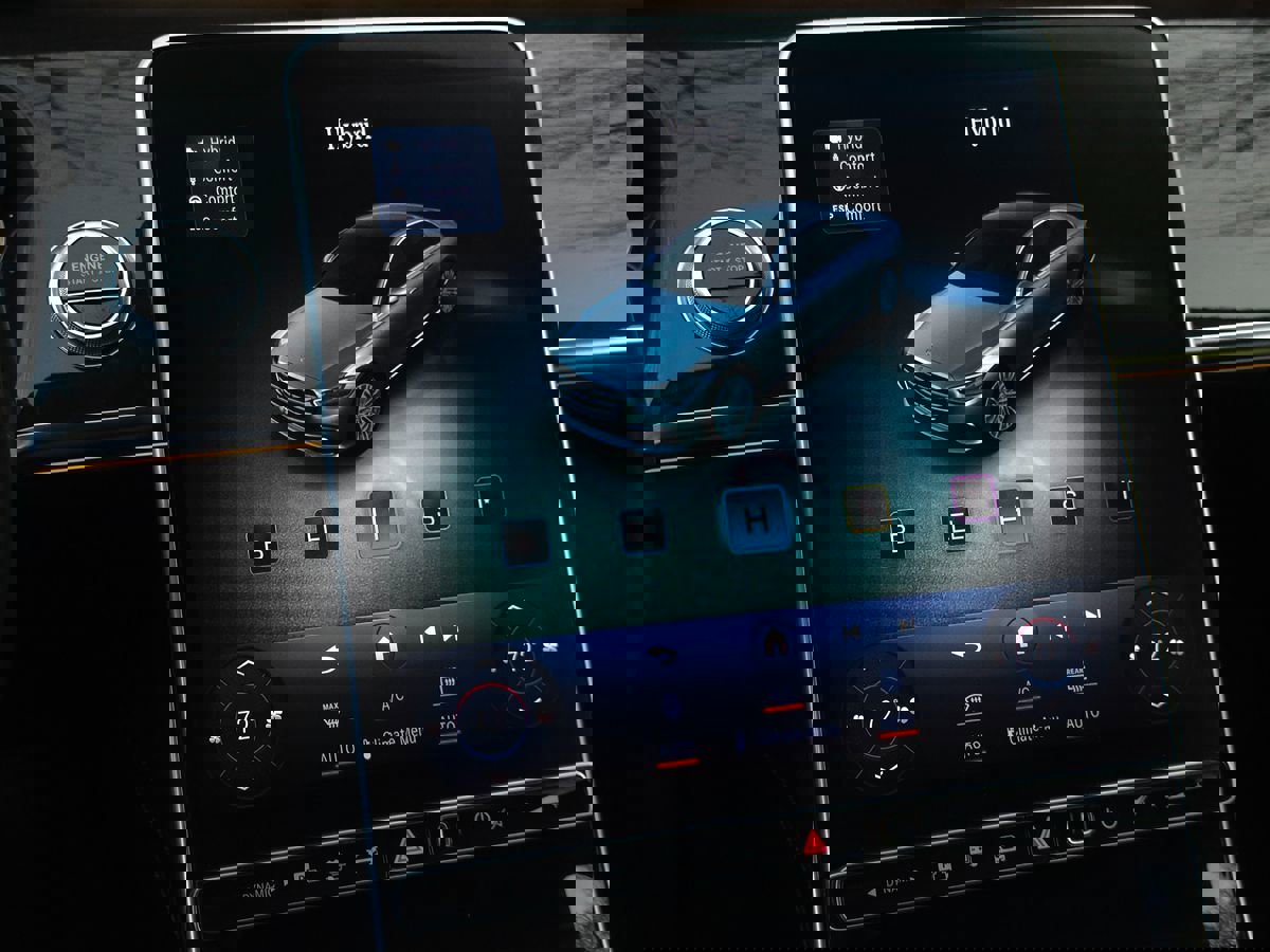 Used 2023 Mercedes-Benz S 580e 4MATIC Sedan w/ Warmth & Comfort Package image 73