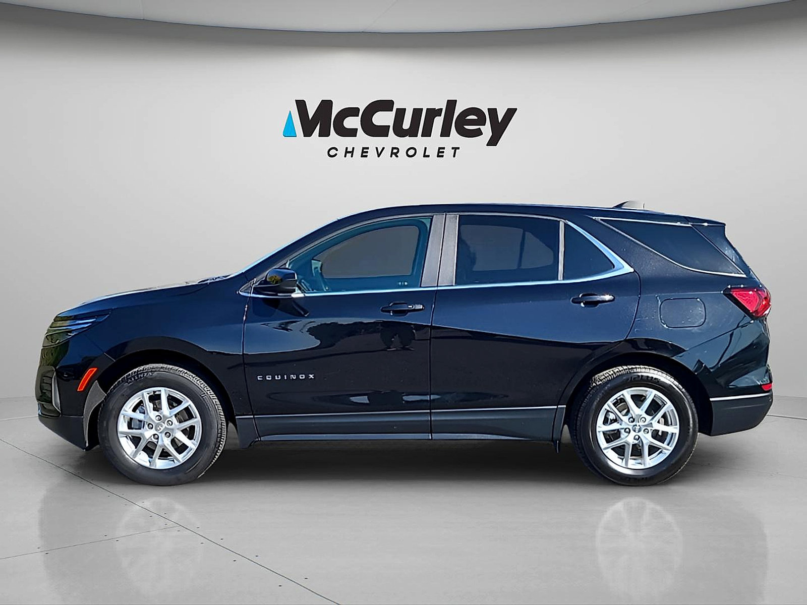 Used 2024 Chevrolet Equinox LT AWD/4WD image 4