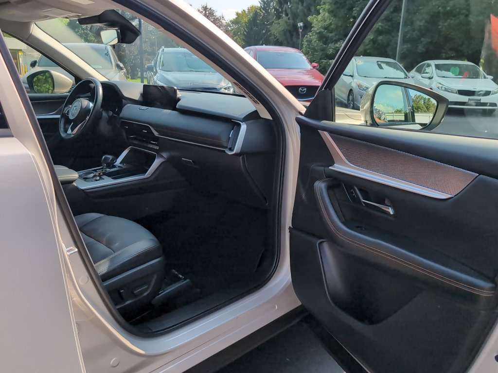 Certified 2024 MAZDA CX-90 3.3 Turbo w/ Preferred Package AWD/4WD image 9