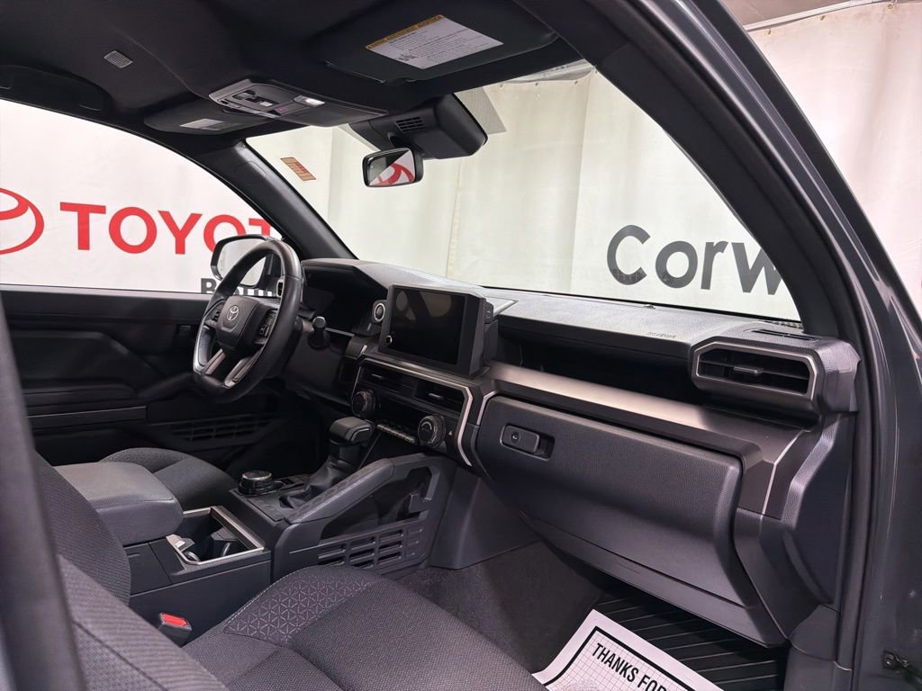 Used 2025 Toyota 4Runner SR5 AWD/4WD image 14