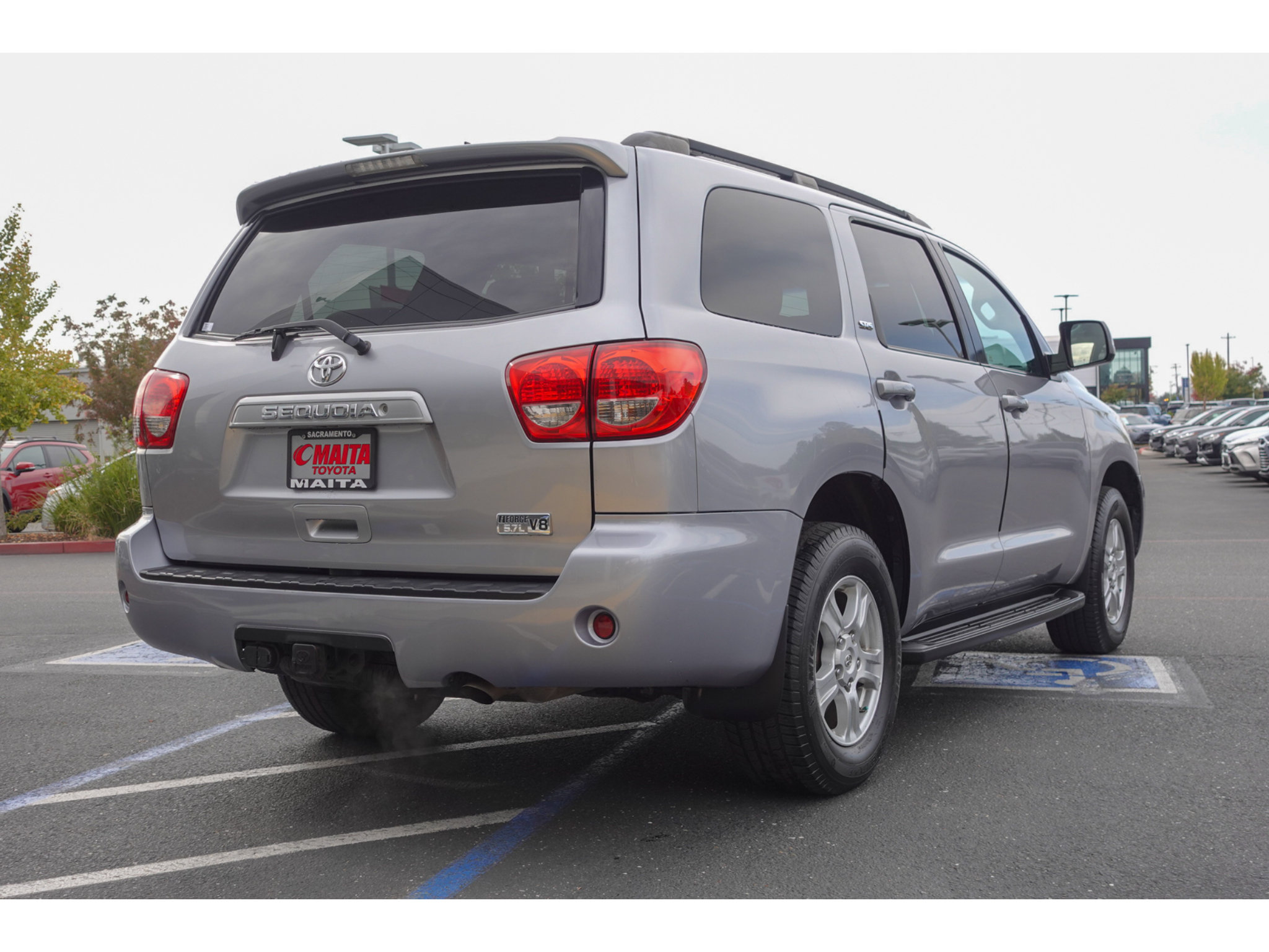 Used 2011 Toyota Sequoia SR5 AWD/4WD image 3
