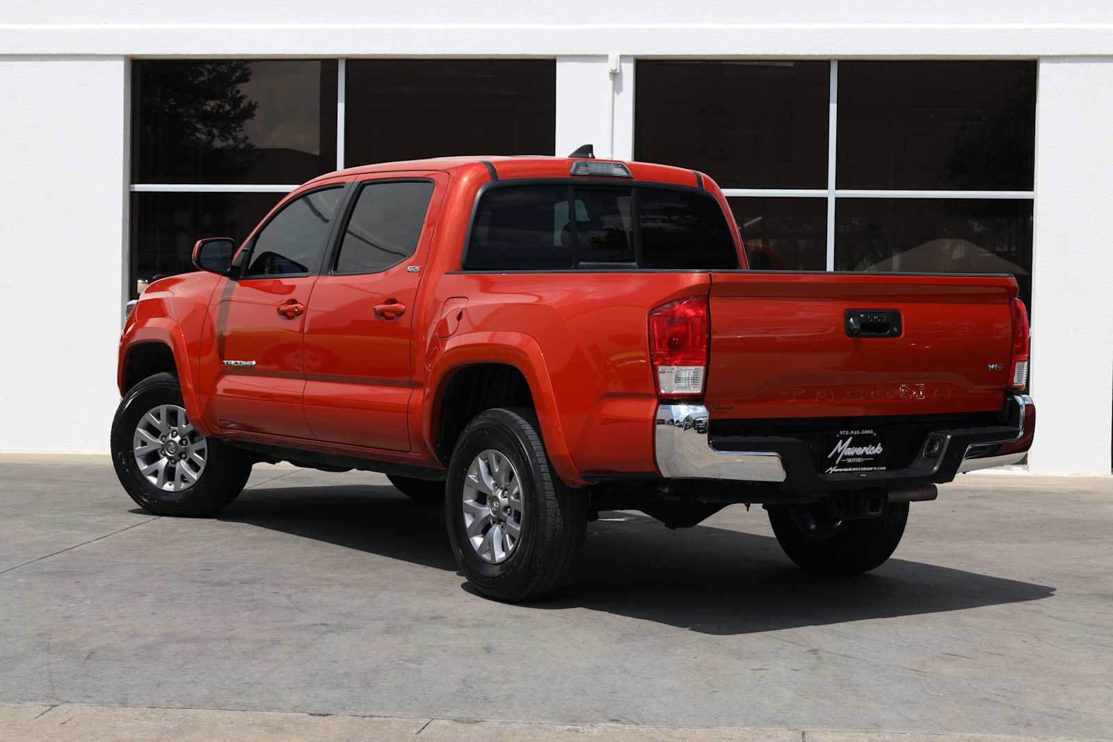 Used 2017 Toyota Tacoma SR5 RWD image 11