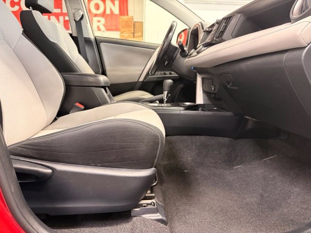 Used 2018 Toyota RAV4 XLE w/ Plus Extra Value Package FWD image 27