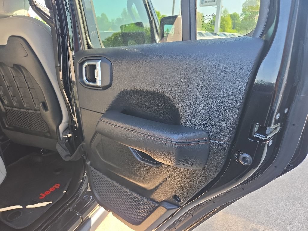 Used 2023 Jeep Gladiator Mojave w/ Cold Weather Group AWD/4WD image 86