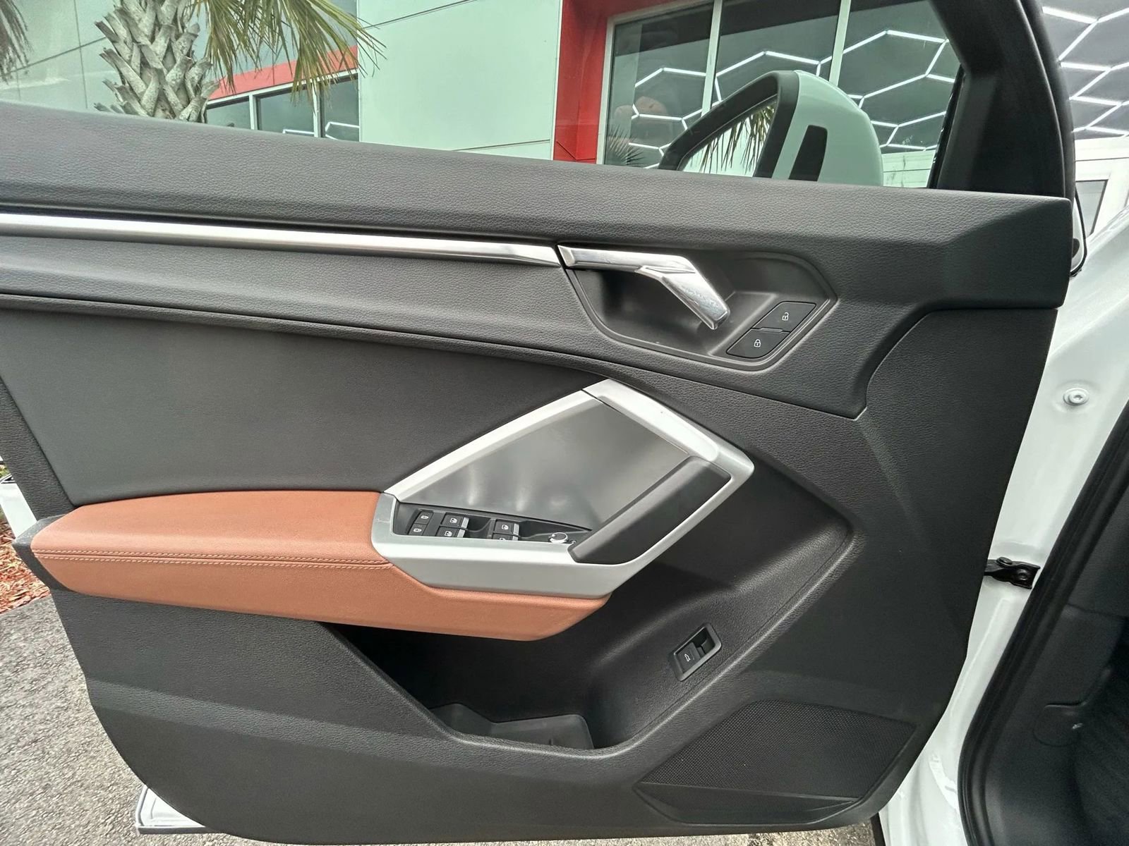 Used 2020 Audi Q3 2.0T Premium w/ Convenience Package image 18