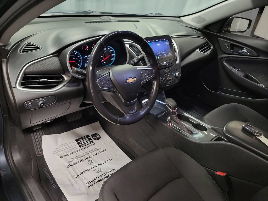 Used 2021 Chevrolet Malibu RS FWD image 16