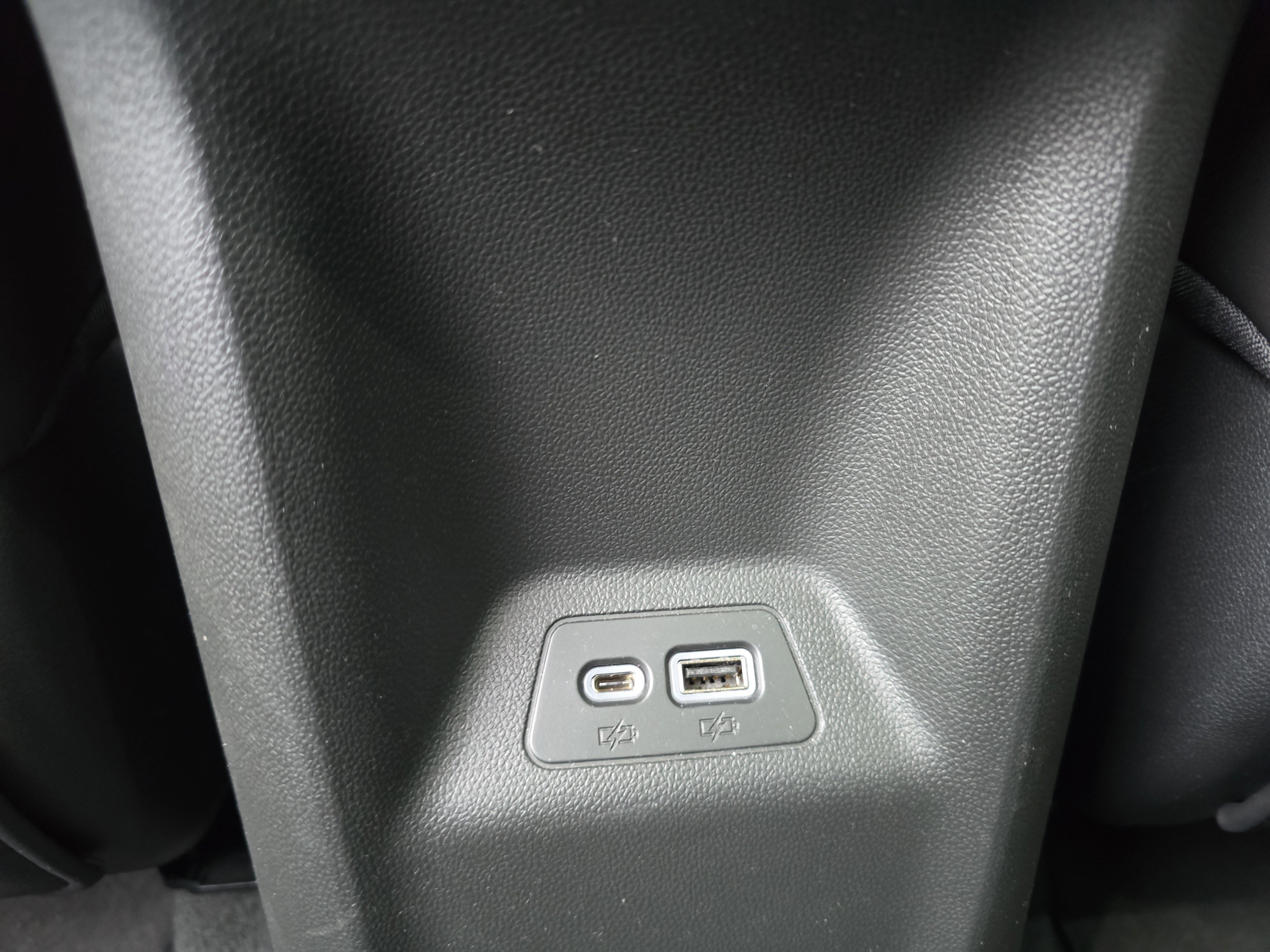 Used 2023 Buick Envision Essence w/ Technology Package I AWD/4WD image 13