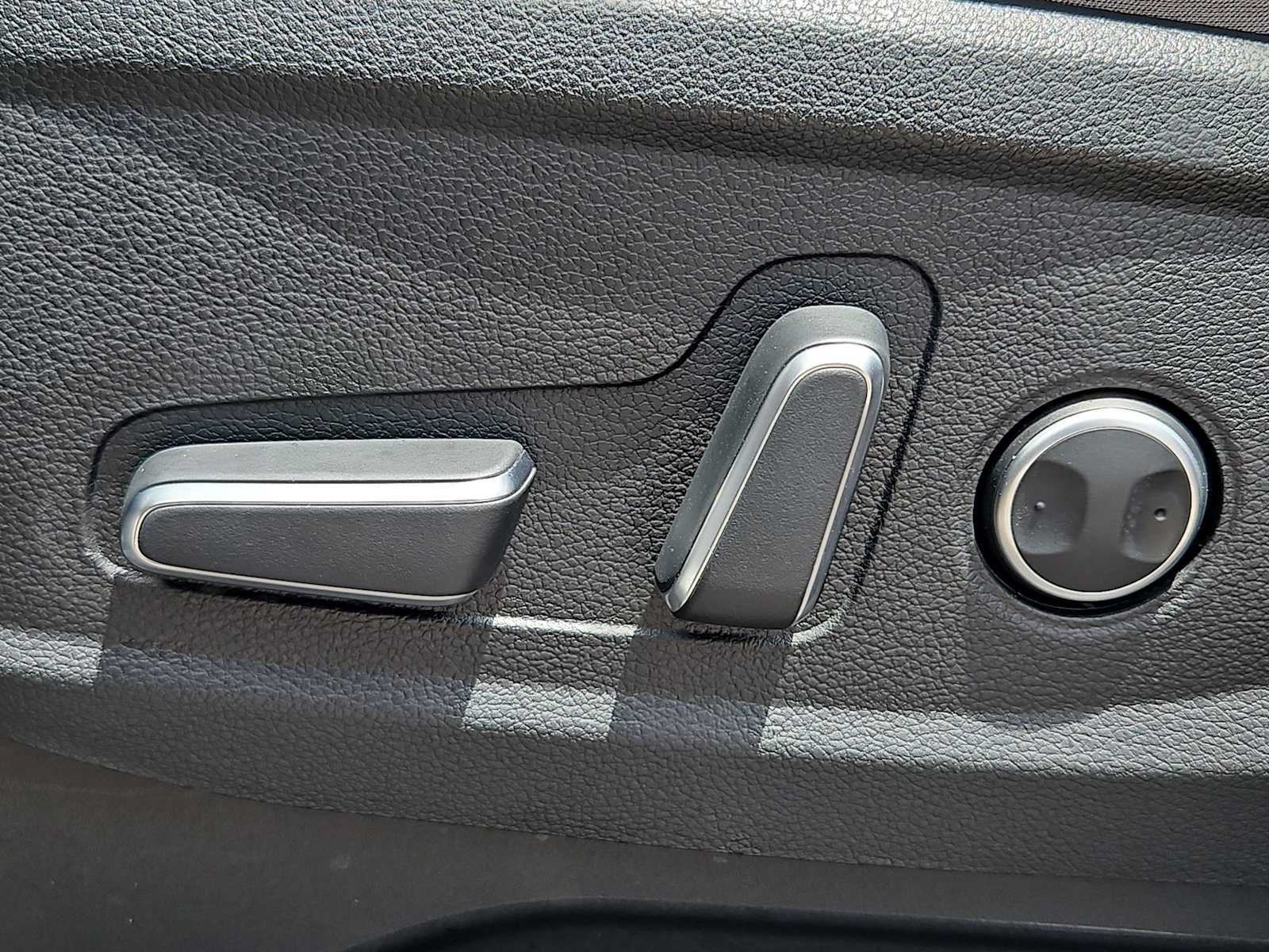 Certified 2025 Hyundai Palisade SEL FWD image 17