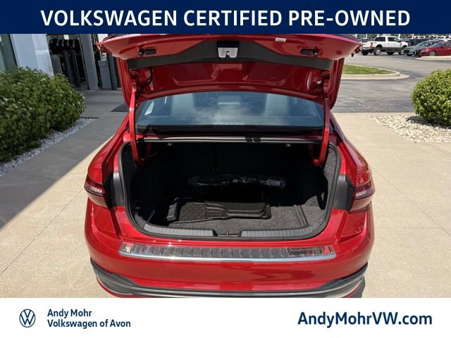 Used 2025 Volkswagen Jetta SEL FWD image 9