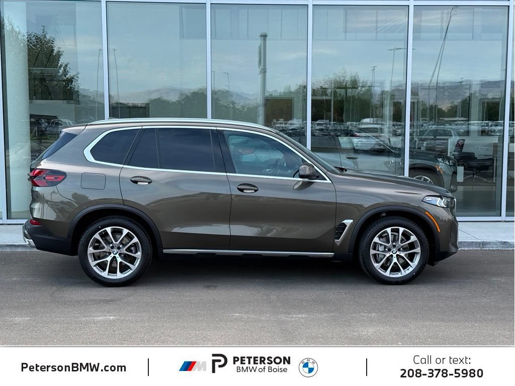 Used 2024 BMW X5 xDrive40i w/ Premium Package AWD/4WD image 6