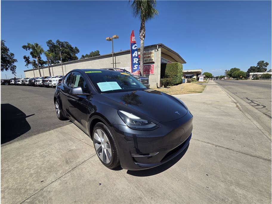 Used 2024 Tesla Model Y Long Range AWD/4WD image 3
